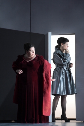 Angela Meade (Adriana Lecouvreur) & Tanja Ariane Baumgartner (Princess of Bouillon)