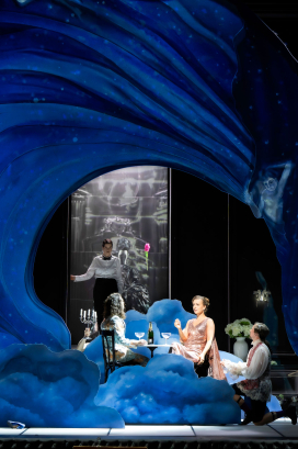 Katharina Magiera (Bradamante; stehend), Elmar Hauser (Ruggiero), Monika Buczkowska-Ward (Alcina), Michael Porter (Oronte)