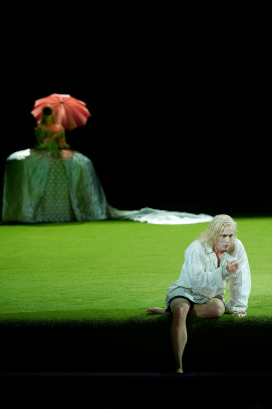 Michael Porter (Enea), Julia Alsdorf (szenisches Double Venere; im Hintergrund)