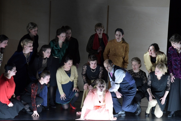 Heather Phillips (Bianca), Theo Lebow (Contareno), Chor der Oper Frankfurt 
