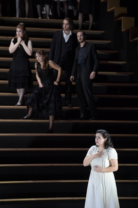 Adriana González (Micaëla; in foreground), Karolina Bengtsson (Frasquita), Karolina Makuła (Mercédès), Mikołaj Trąbka (Dancaïro) & Brian Michael Moore (Remendado)