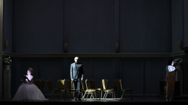 Teona Todua (Fiordiligi), Liviu Holender (Don Alfonso), Kelsey Lauritano (Dorabella)
