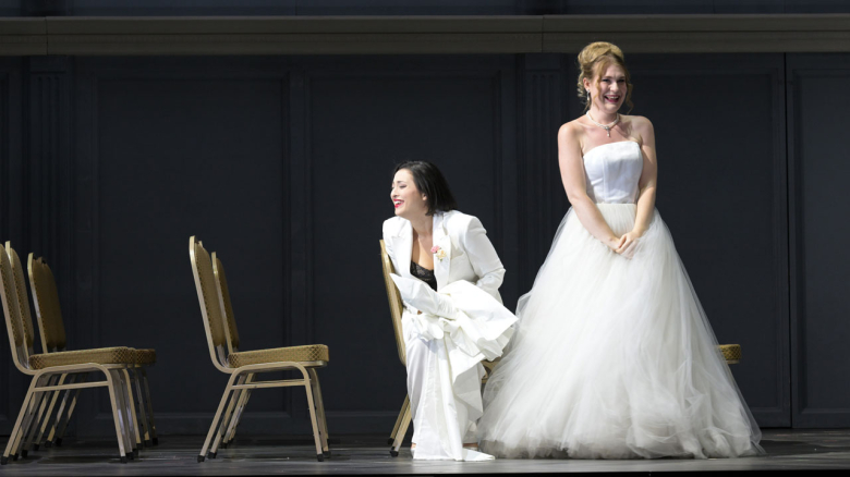 Kelsey Lauritano (Dorabella), Karolina Bengtsson (Fiordiligi)