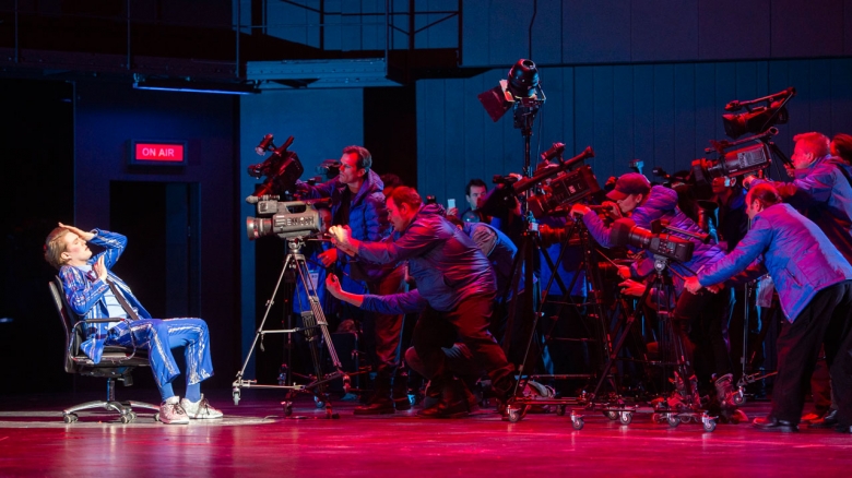 Gordon Bintner (Vladislav; links), Ensemble 