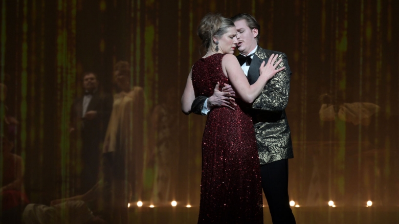 Jennifer Holloway (Grete) & Gordon Bintner (Graf)
