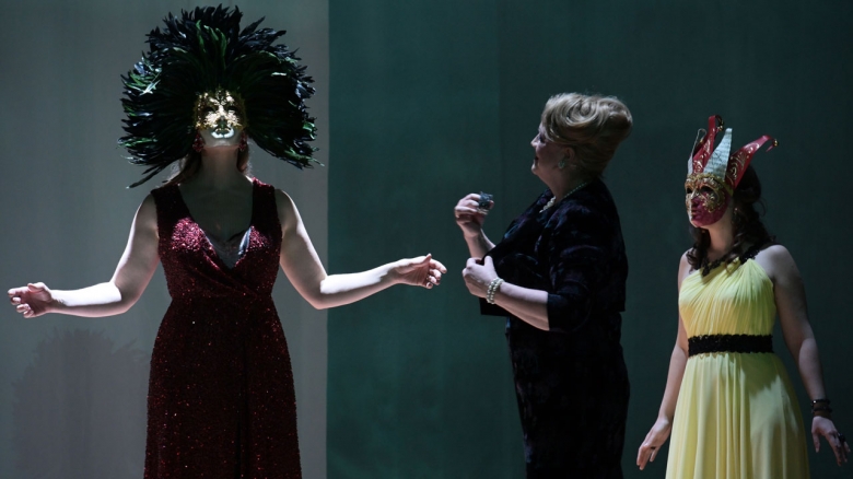 Jennifer Holloway (Grete), Nadine Secunde (an old woman) & Julia Moorman (Mary)