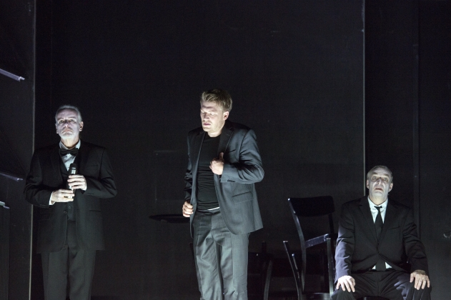 Hans-Jürgen Schöpflin (Coppelius), Daniel Schmutzhard (Nathanael) und Thomas Piffka (Vater)