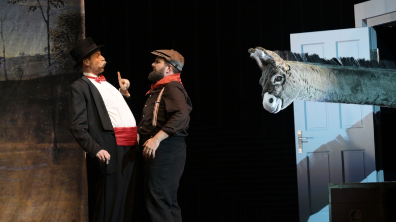 <em>Die Kluge</em>: Sebastian Geyer (Der Mann mit dem Maulesel), AJ Glueckert (Der Mann mit dem Esel)