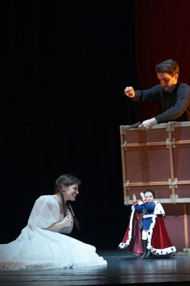 <em>Die Kluge</em>: Elizabeth Reiter (Die Kluge),  Mikołaj Trąbka (Der König)
