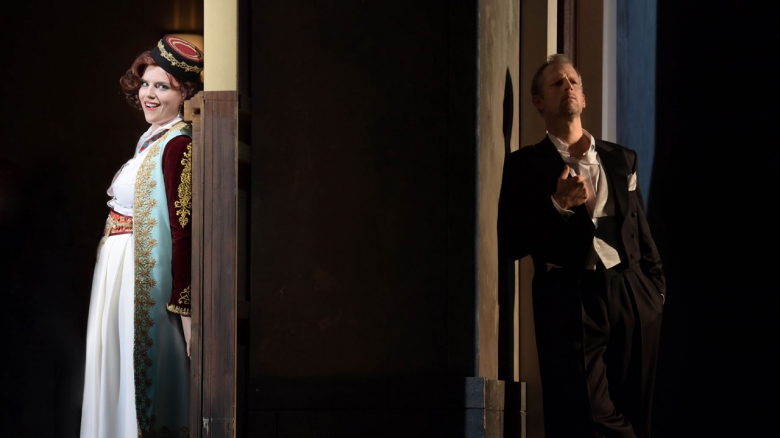 Kirsten MacKinnon (Hanna Glawari) & Christoph Pohl (Danilo Danilowitsch)