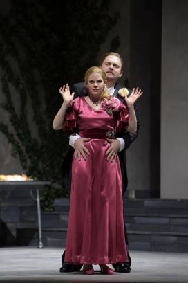 Elizabeth Reiter (Valencienne) & Matthew Swensen (Camille de Rosillon)