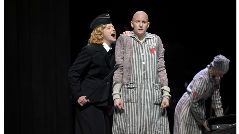 Katharina Magiera (Lisa), Amanda Majeski (Marta), Ensemble