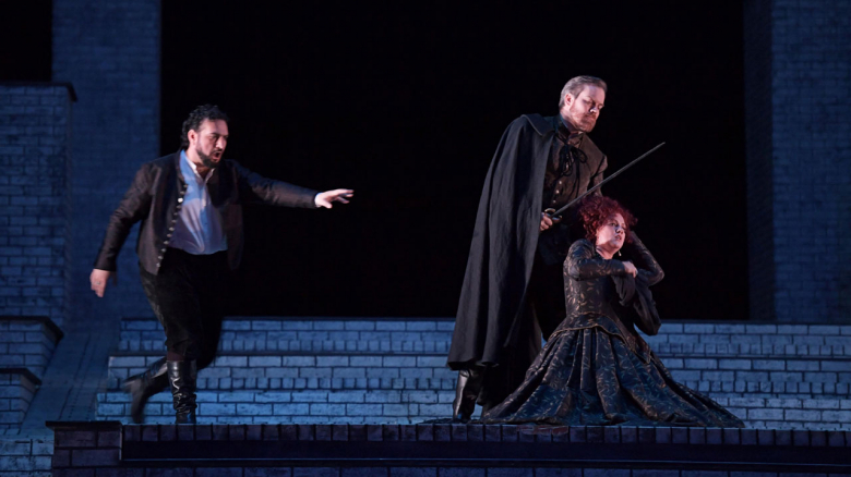 Hovhannes Ayvazyan (Don Carlo), Audun Iversen (Rodrigo, Marquis von Posa) und Carmen Topciu (Prinzessin Eboli)