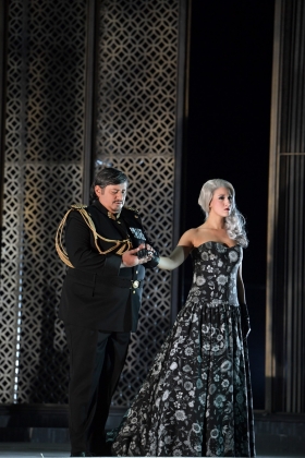 Nikolay Didenko (Fürst Gremin), Maria Bochmanova (Tatiana)