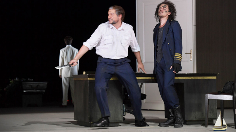 Attilio Glaser (Idomeneo), Volodymyr Mykhatskyi (Neptun), Cecelia Hall (Idamante, Hintergrund)