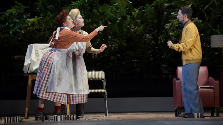 Kelsey Lauritano (Fischverkäuferin), Julia Moorman (Vogelverkäuferin), Aaron Blake (Michel)