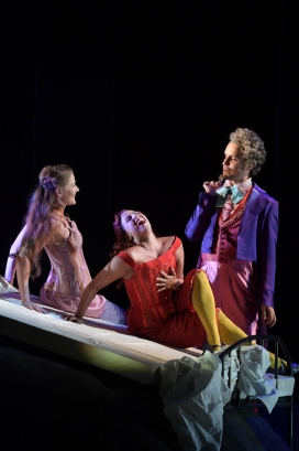 Karolina Makuła (Tisbe), Bianca Tognocchi (Clorinda),  Mikołaj Trąbka (Dandini)