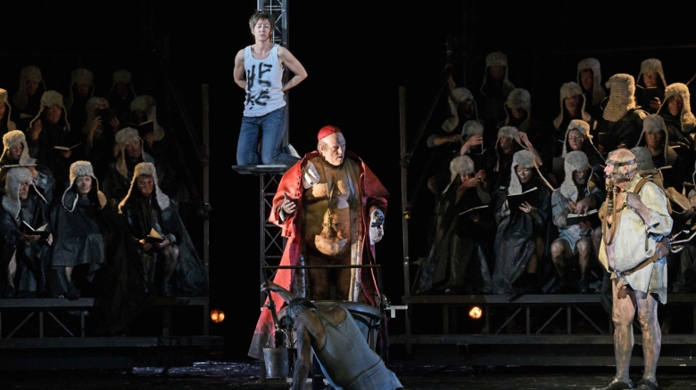 Johanna Wokalek (Jeanne d'Arc), Peter Marsh (Porcus), Étienne Gillig (Der Esel), Ensemble