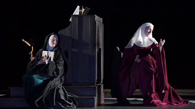 <i>(Stabat mater)</i> Kelsey Lauritano (Alt), Monika Buczkowska (Sopran)