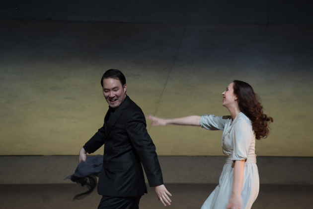 Kihwan Sim (Rodolfo), Elizabeth Sutphen (Lisa)