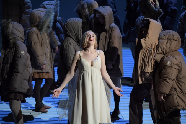 Brenda Rae (Amina), Chor der Oper Frankfurt