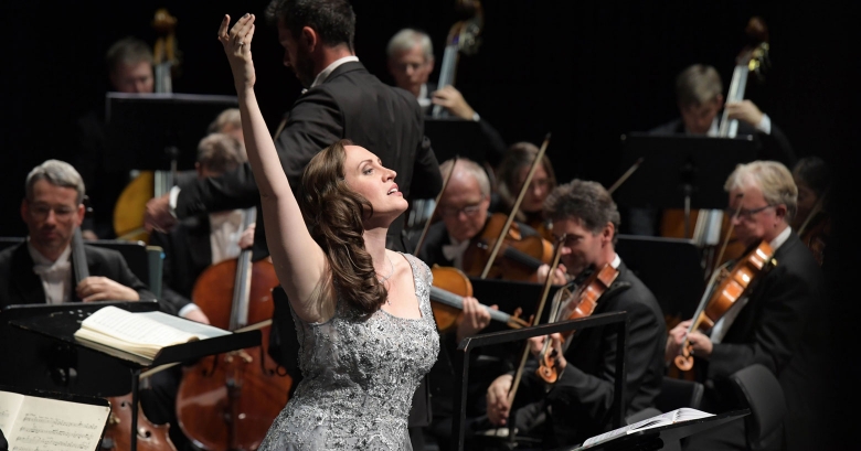 Brenda Rae (Violetta Valéry), Francesco Lanzillotta (Musikalischer Leiter), Frankfurter Opern- und Museumsorchester