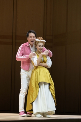 Kihwan Sim (Figaro), Elena Villalón (Susanna)