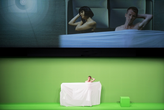 Elizabeth Reiter (Renee) und Jeff Burrell (Fred; oben und unten)