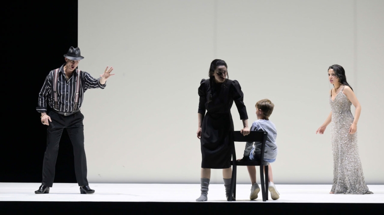 Michael McCown (Goro, Heiratsvermittler); Kelsey Lauritano (Suzuki), Jakob Fritschi (Das Kind Dolore) , Alexandra Marcellier (Butterfly) 