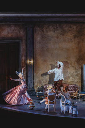 Yuriy Mynenko (Ottone) with dancers and extra