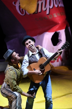 Sebastian Geyer (Hel Helson), Biber Herrmann (narrator)