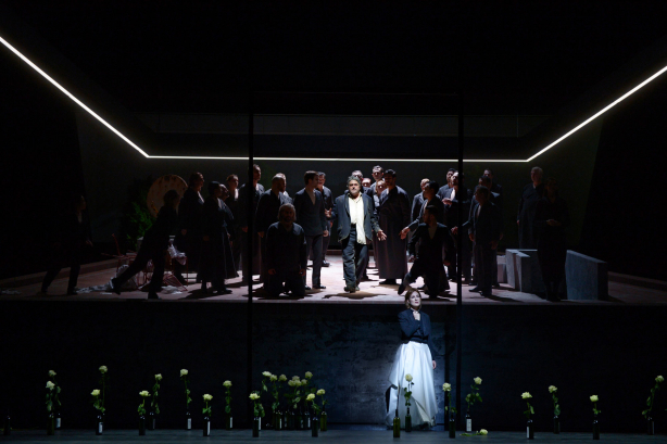 Paula Murrihy (Pénélope), Eric Laporte (Ulysse; above her)