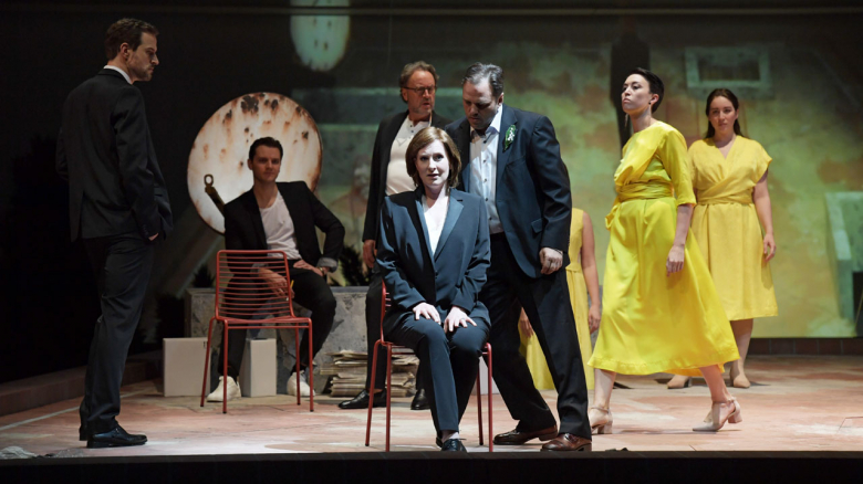 Sebastian Geyer (Eurymaque), Danylo Matviienko (Pisandre), Dietrich Volle (Ctesippe), Paula Murrihy (Pénélope) Peter Marsh (Antinous), Bianca Andrew (Alkandre) & Julia Moorman (Phylo)