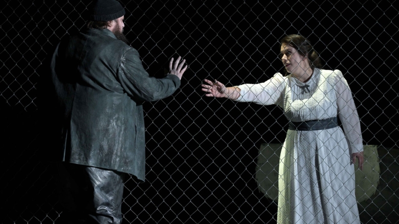 Allan Clayton (Peter Grimes) & Magdalena Hinterdobler (Ellen Orford)