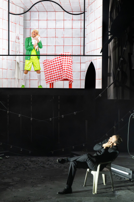 Jarrett Porter (Punch), Liviu Holender (Choregos)