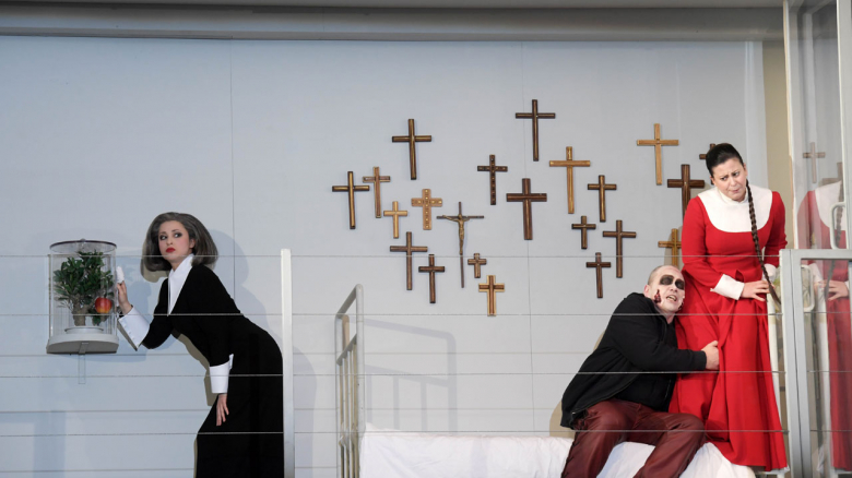 Kelsey Lauritano (Giovanna), Christopher Maltman (Rigoletto), Bianca Tognocchi (Gilda)