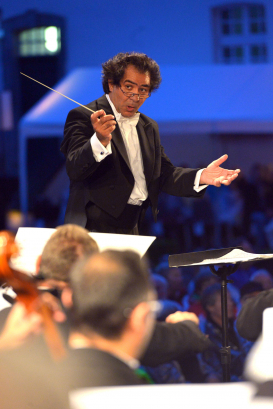 Riccardo M Sahiti & Roma Philharmonic
