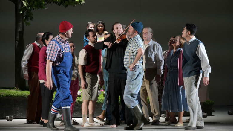 Magnús Baldvinsson (Marti) & Dietrich Volle (Manz) either side of Johannes Martin Kränzle (The Dark Fiddler, centre)