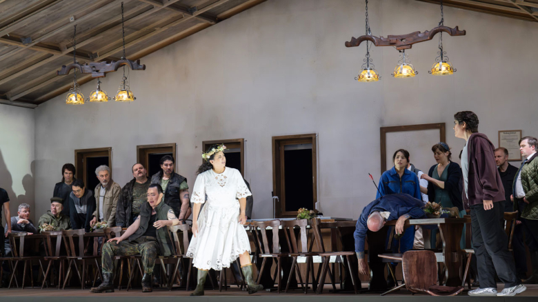 Kihwan Sim (Orbazzano; sitzend), Bianca Tognocchi (Amenaide), Clara Kim (Loredana), Ruby Dibble (Isaura), Cláudia Ribas (Tancredi), Ensemble
