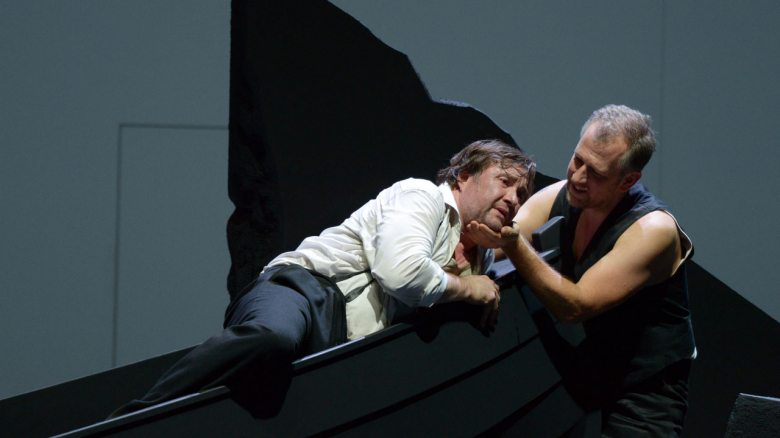 Vincent Wolfsteiner (Tristan) & Christoph Pohl (Kurwenal) 