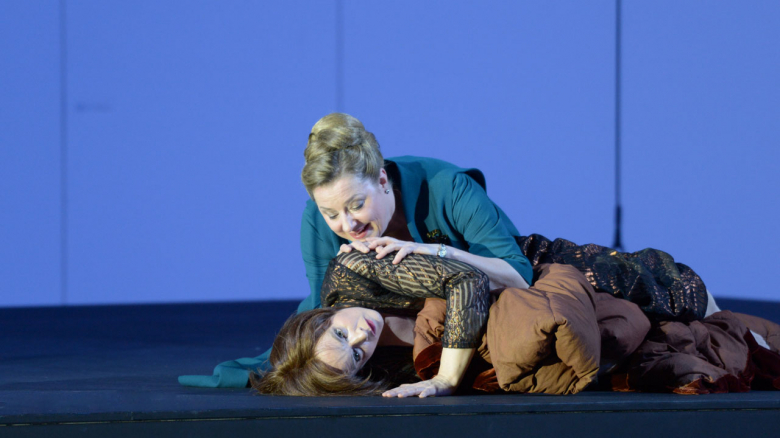 Rachel Nicholls (Isolde) & Claudia Mahnke (Brangäne) 