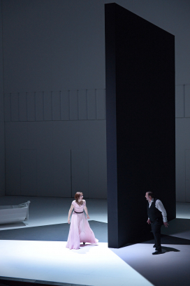 Rachel Nicholls (Isolde) & Vincent Wolfsteiner (Tristan)