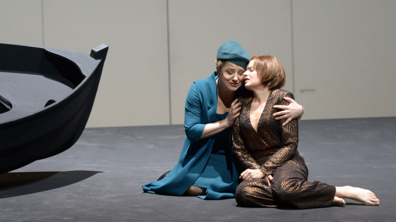 Claudia Mahnke (Brangäne) & Rachel Nicholls (Isolde)