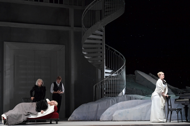 Barbara Zechmsiter (old baroness), Jenny Carlostedt (Erika), Toby Spence (Anatol) & Jessica Strong (Vanessa)