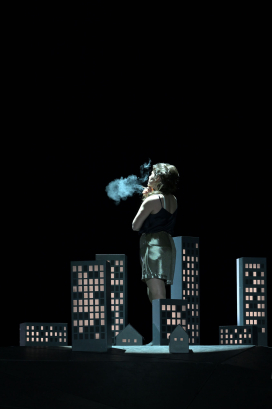 Elizabeth Reiter (Agnès)